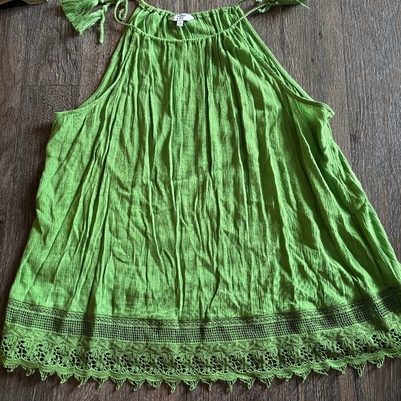 Crown & Ivy size large summer top - Picture 1 of 8